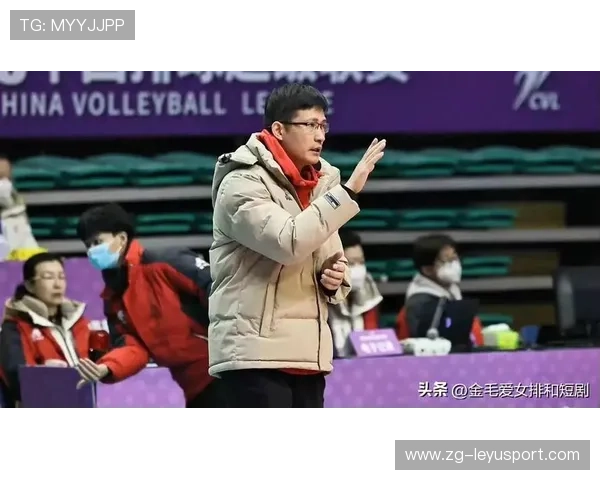 冠军球队主帅战术讲座吸引众多教练和球迷参与,球赛冠军 冠军球队主帅战术讲座吸引众多教练和球迷参与,球赛冠军